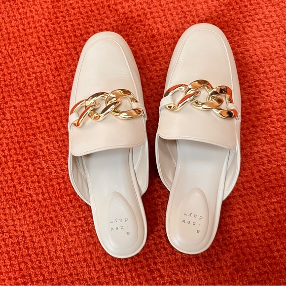 Neutral Mules size 8.5 - Picture 3 of 8